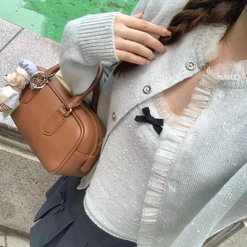 【清货】2025新款复古时尚手提小方包高级感保龄球斜挎枕头包