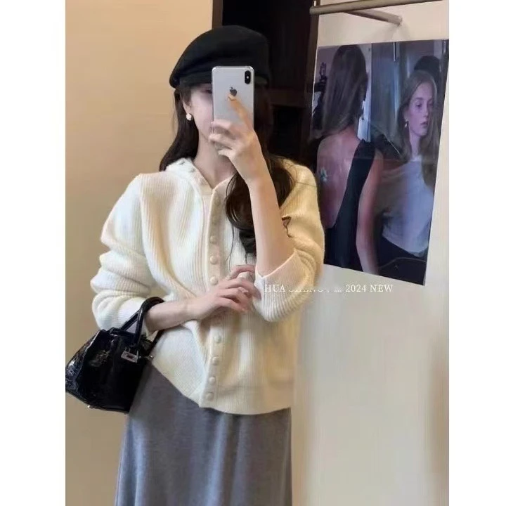 韩系软糯连帽扣子打底衫内搭上衣女秋冬高级感慵懒风针织开衫毛衣