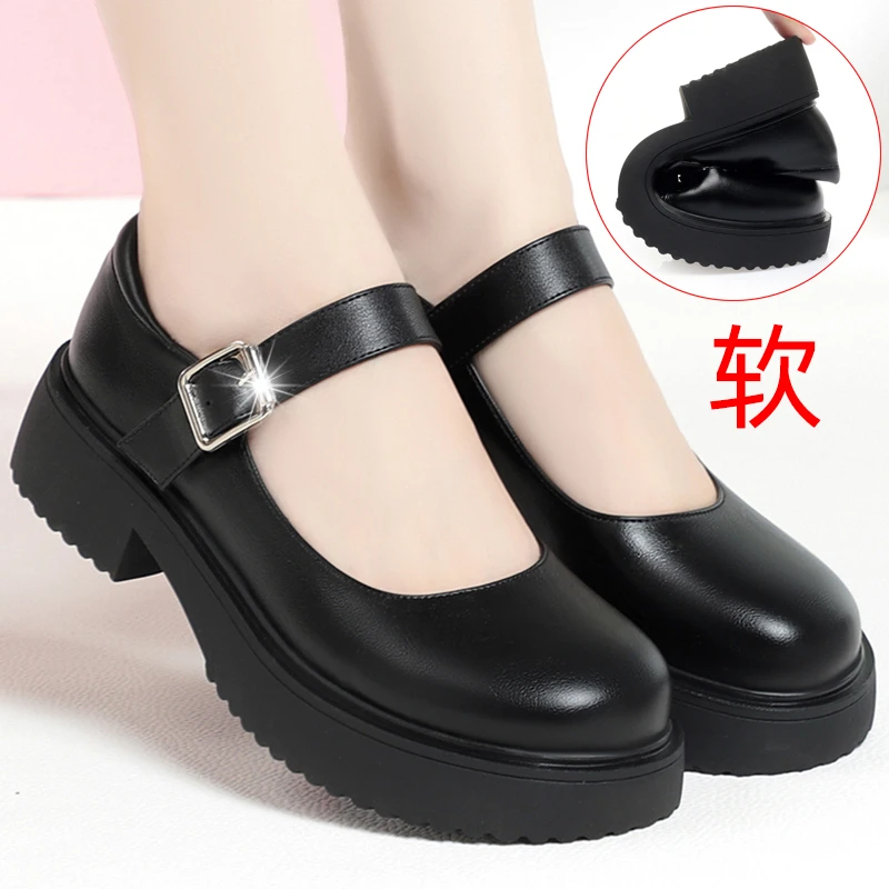 春秋一字扣带软底舒适中老年妈妈鞋平底防滑跳舞中年皮鞋单鞋女鞋