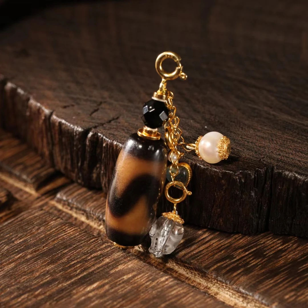 壹加小羊|手工设计玛瑙行运黑金牙牙小滴溜吊坠