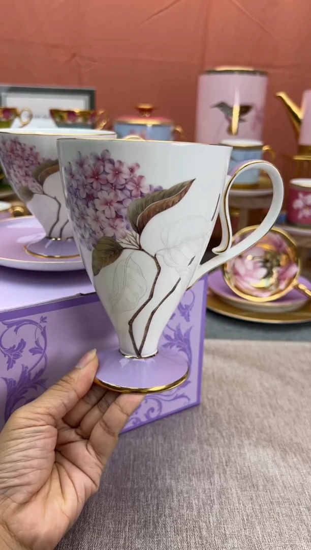 【闪购商品】小蛮腰绣球马克杯带礼盒
