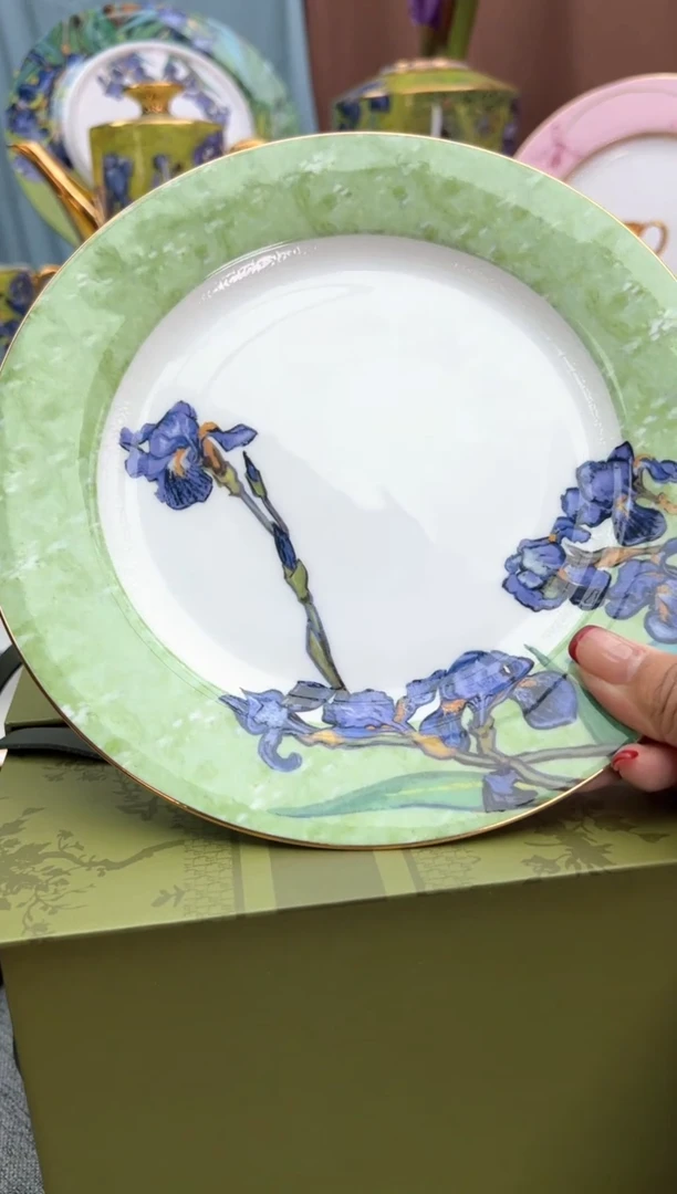 【闪购商品】自然写生鸢尾花8寸盘,。、