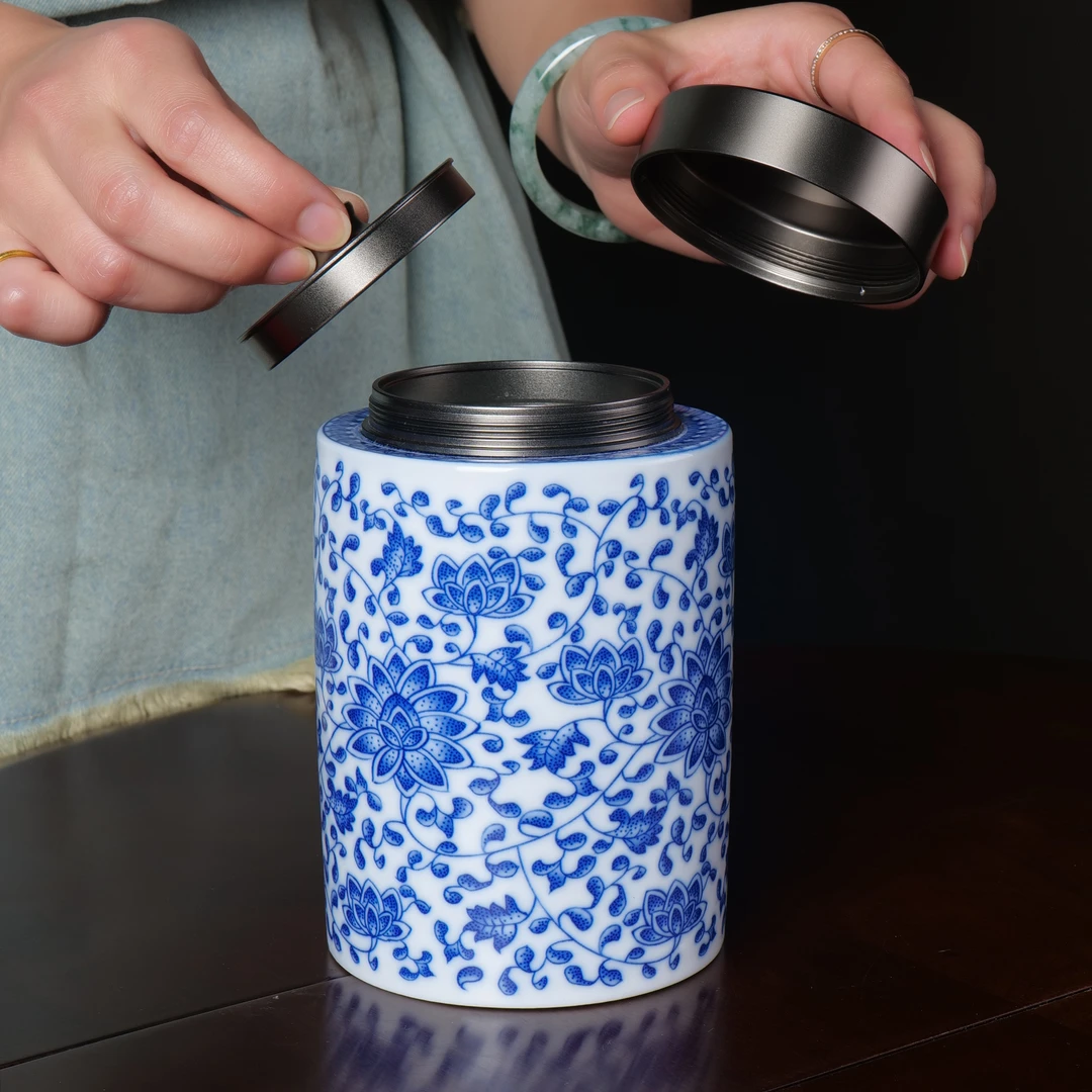 青花-缠枝莲复古茶叶罐青花瓷陶瓷手工家用简约蓝色白瓷双层手绘