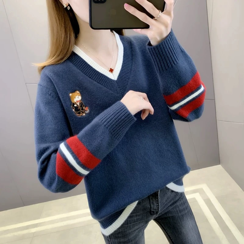 【藏青v领小熊毛衣-减龄显白时尚百搭套头】精品洋气时尚百搭针织衫