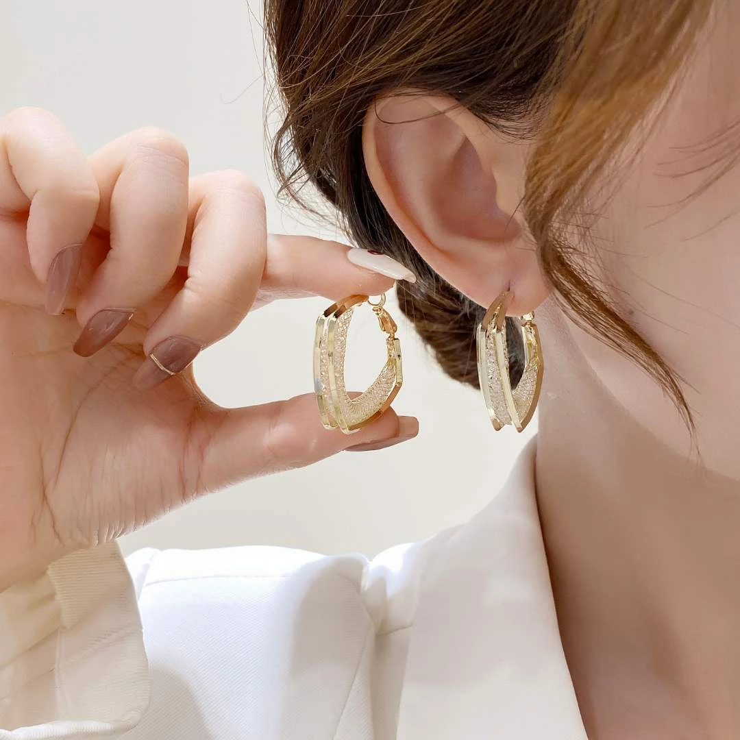 气质百搭方形镂空小众设计大气耳扣9105