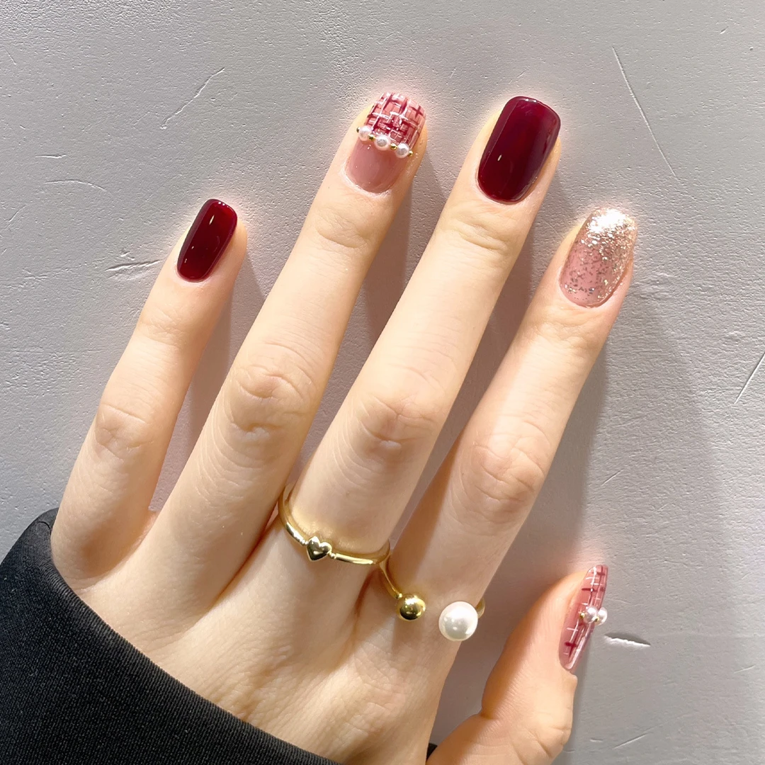 （小香风）闪粉温柔珍珠甲片新年穿戴甲 nails酒红显白美甲020片过