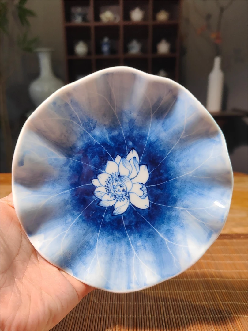 手绘荷花壶承青花茶盘