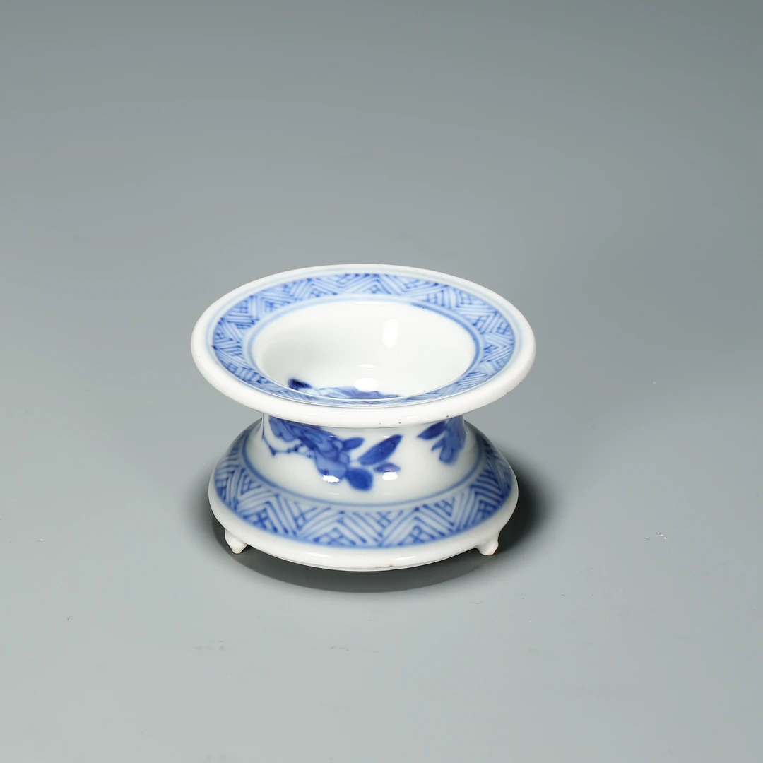 8606 清康熙 青花仕女纹指沾