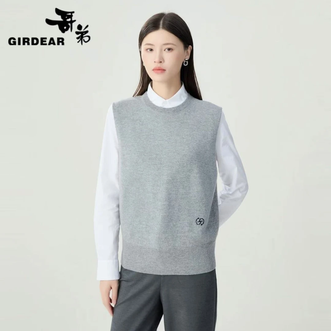 哥弟新款经典同心协力系列时尚潮流圆领造型感针织背心女1399772