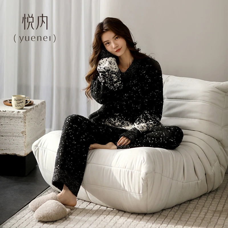 悦内睡衣女款秋冬季冬款半边绒加绒保暖珊瑚绒加厚家居服黑白渐变