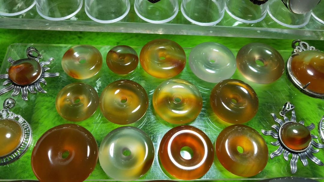 逊克北红玛瑙平安扣