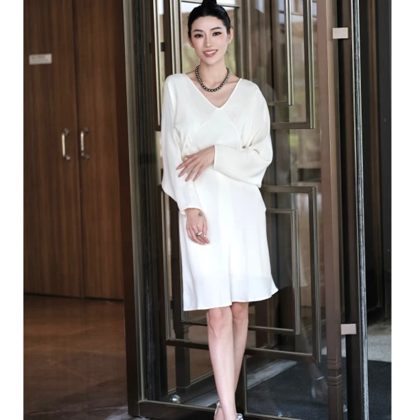 STELLAS 玉叶金柯 桑蚕丝V领气质显瘦设计款优雅蝙蝠袖连衣裙