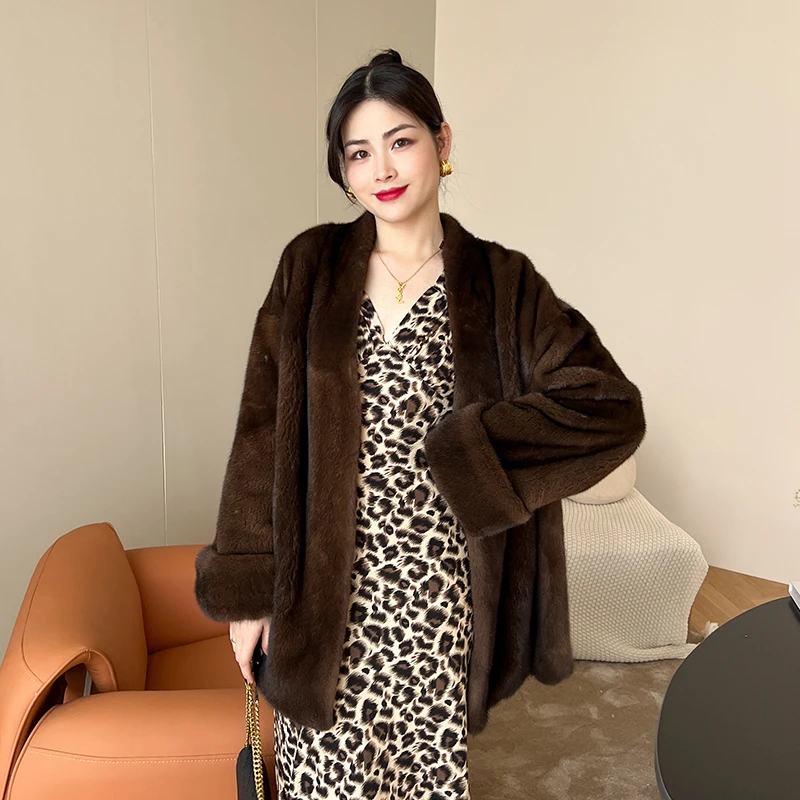 【伊兰佳人】进口短二丹麦天鹅绒双紫标整皮整貂V领挽袖设计款外套