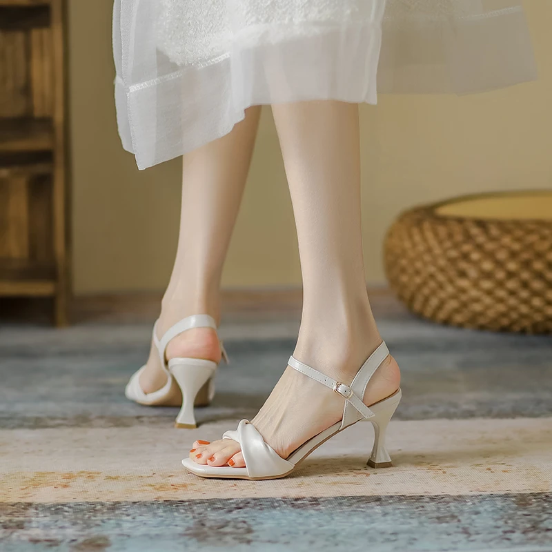 法式高跟鞋方头气质凉鞋女2024夏季百搭一字带露趾细跟时尚女凉鞋