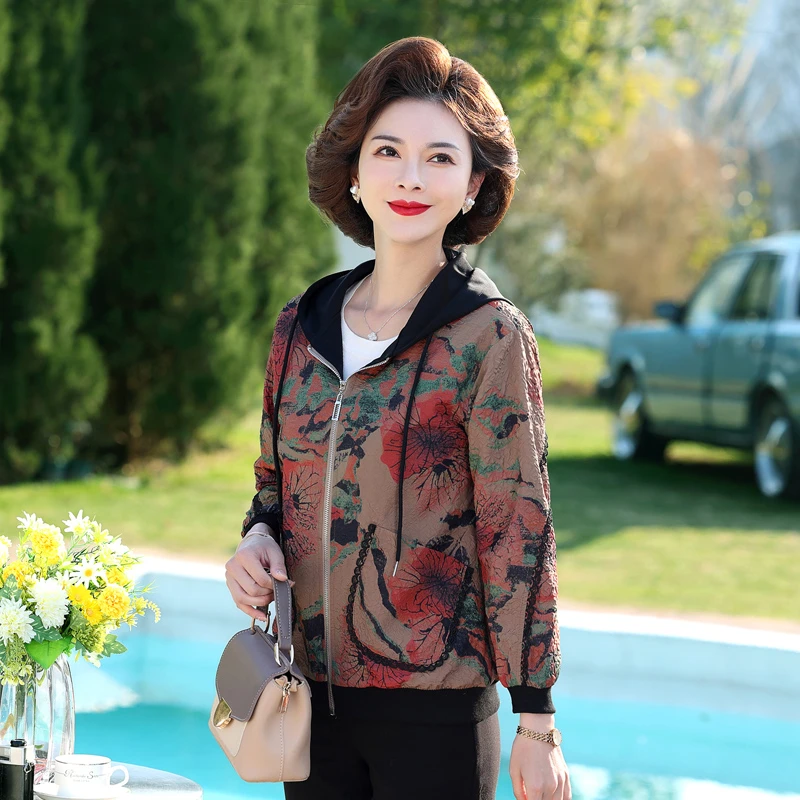 谦型妈妈2023春季新款洋气短款小香风印花修身显年轻时尚短外套