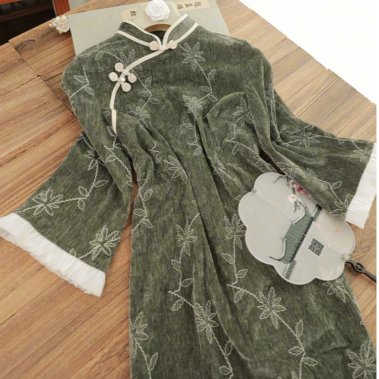 俏娘鱼2025年春季新款日常绿色倒大袖复古气质淑女范新中式旗袍