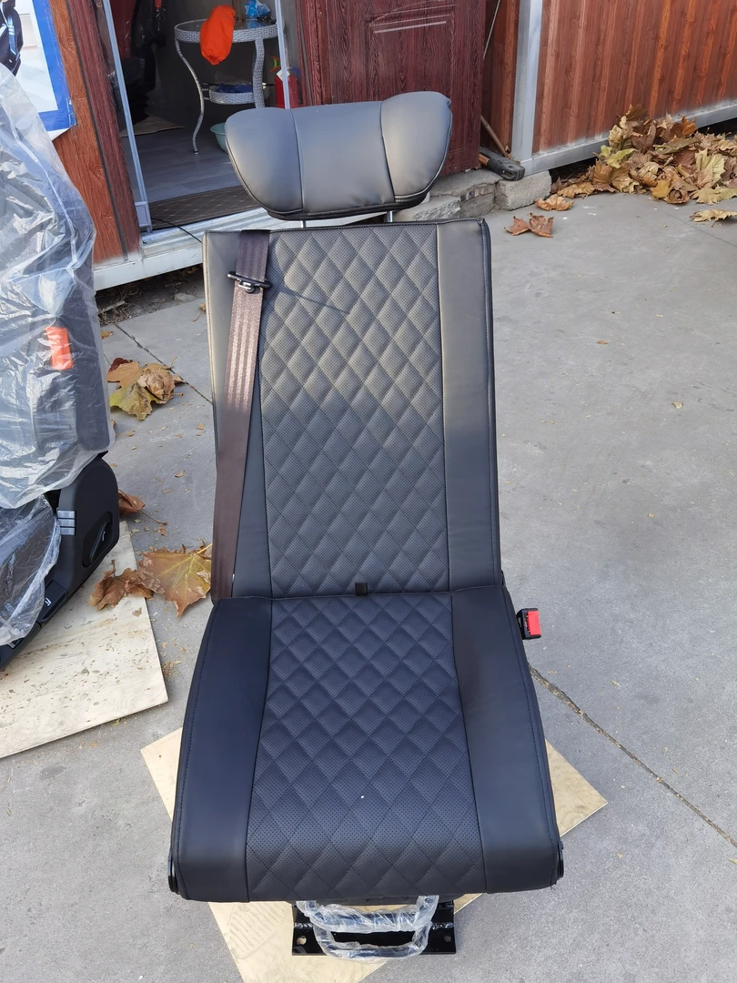 副驾360可旋转气囊座椅