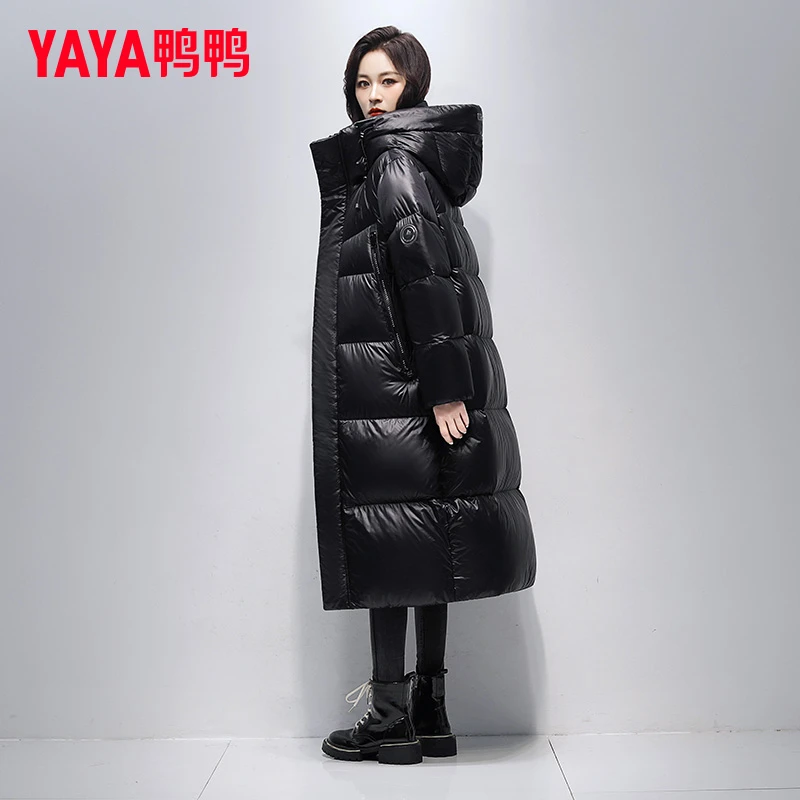 YAYA/鸭鸭黑色女款服长款2024冬季新款2025爆款过膝加厚保暖外套