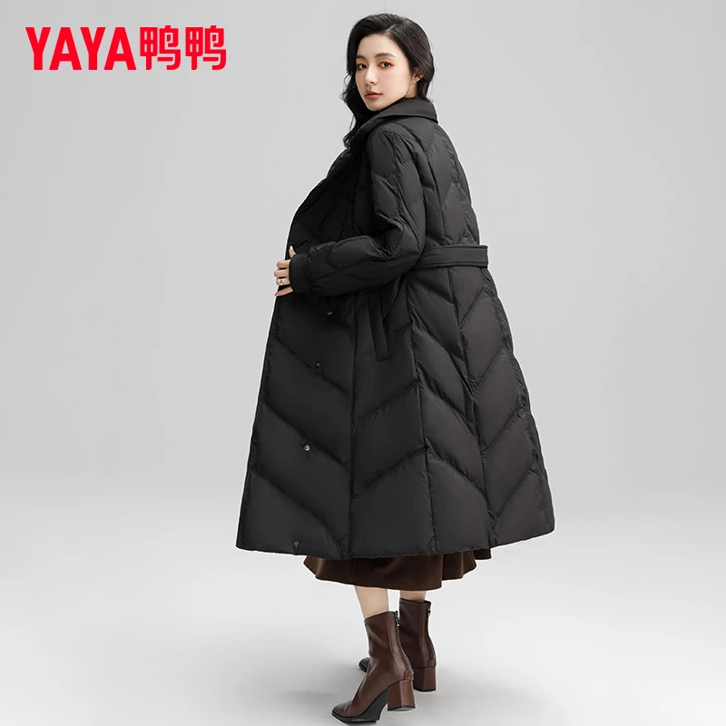 YAYA/鸭鸭2025年轻奢女装冬季新款时尚加厚羽绒服长款西装领外套