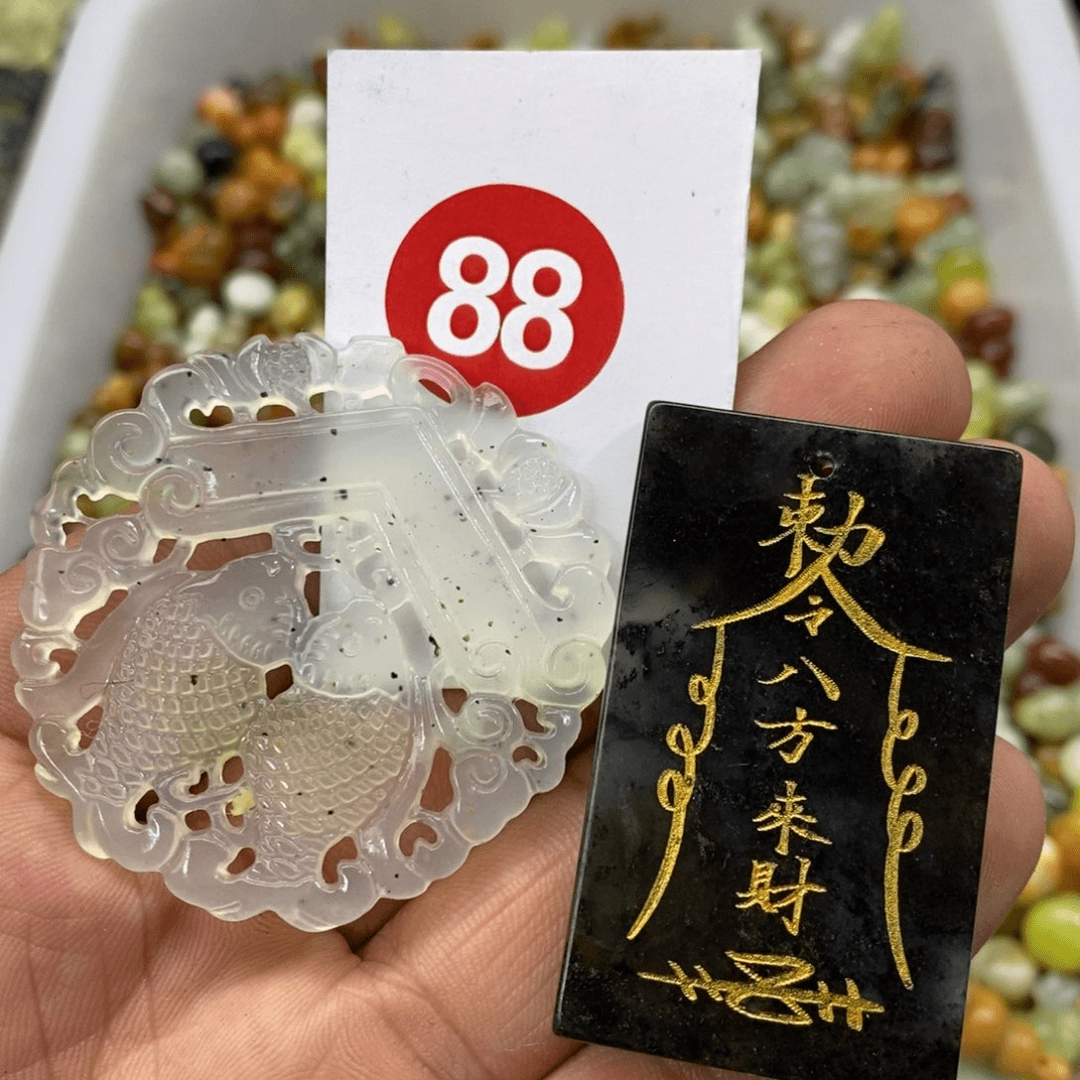蛇纹石玉吊坠未镶嵌
