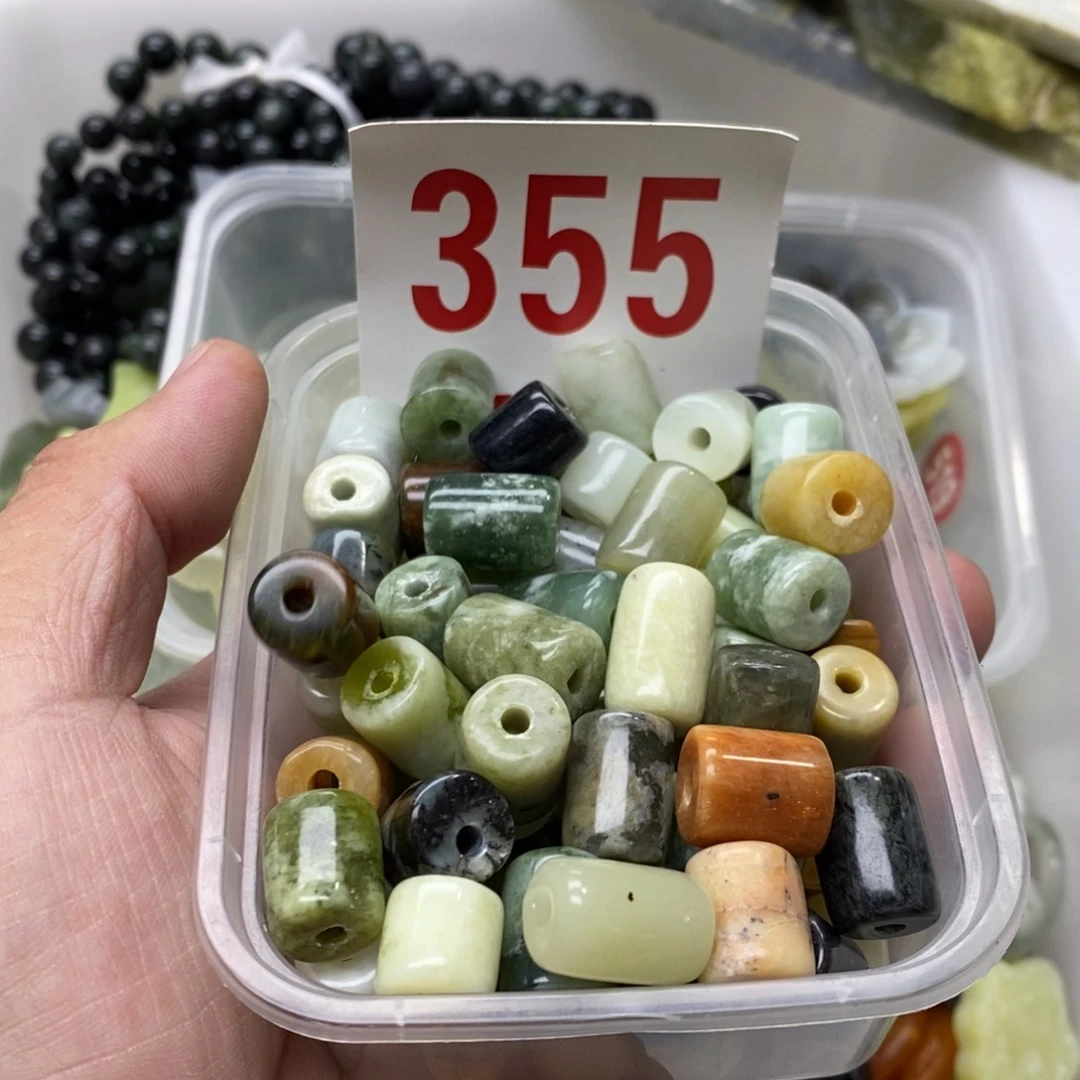 蛇纹石玉挂坠未镶嵌