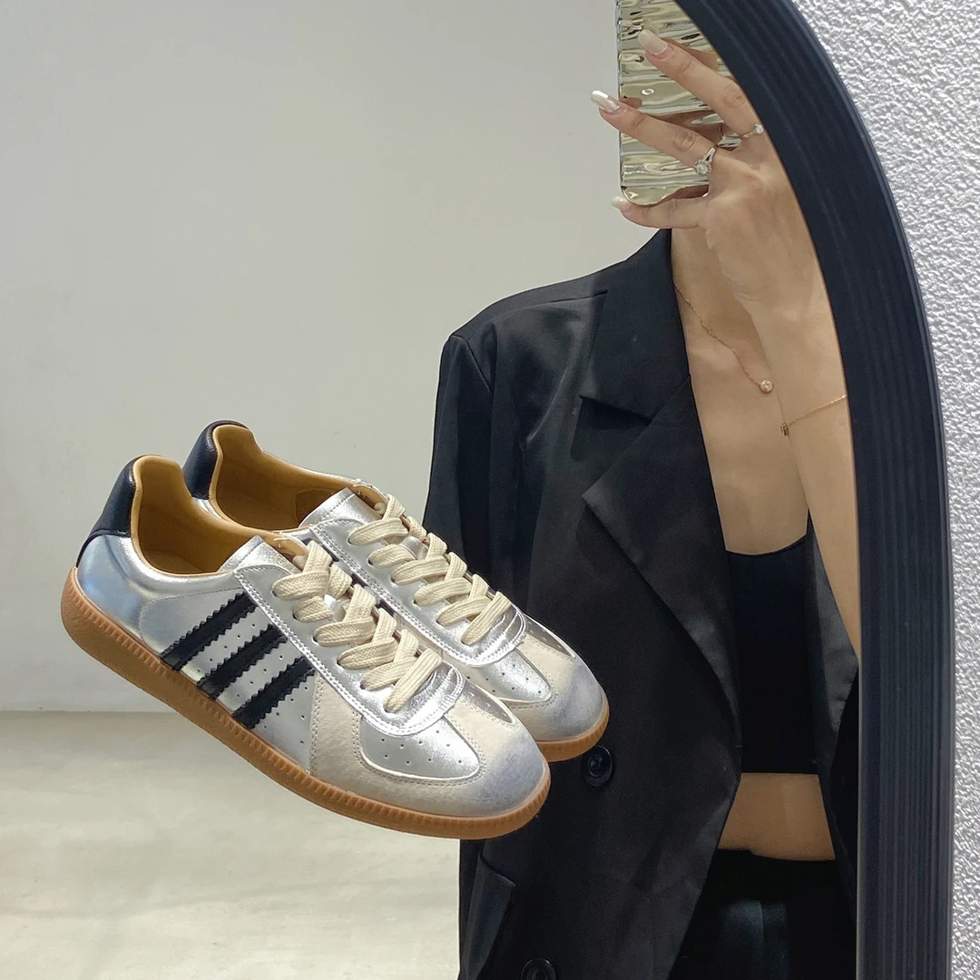 真皮拼色阿甘华夫平底球鞋加绒运动休闲板鞋银色三条杠德训鞋女款