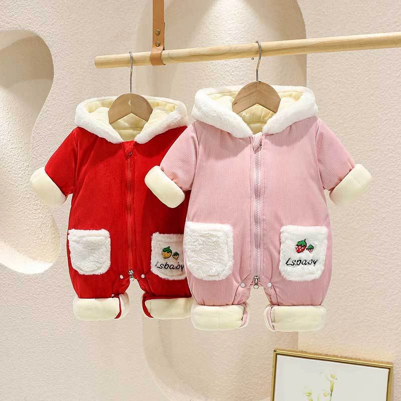新生儿冬季草莓翅膀加厚秋冬季外出服保暖加绒婴幼儿卡通连帽棉服
