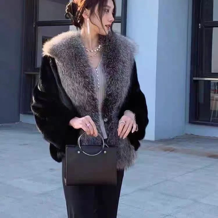 款时尚洋气大方气质经典休闲短款外套女款冬季加厚女款轻奢网红