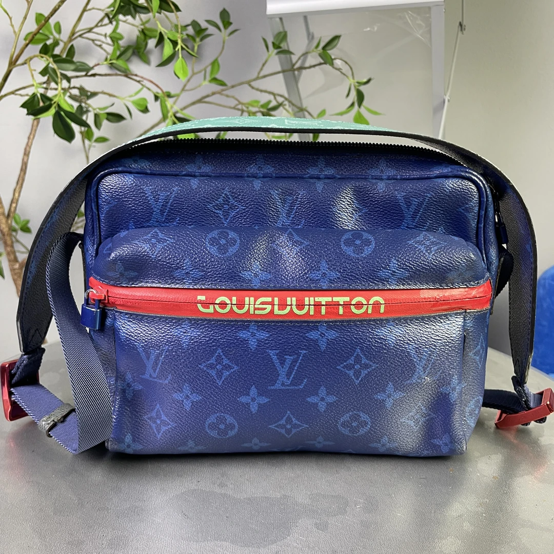 95新 LouisVuitton/路易威登 LV / OUTDOOR冠希同款邮差包/老德子