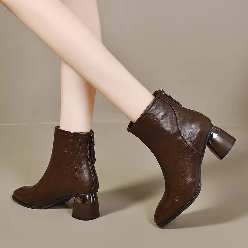 2024新款秋季漆皮短靴女方头粗跟中跟春秋单靴棕色皮鞋软皮马丁靴