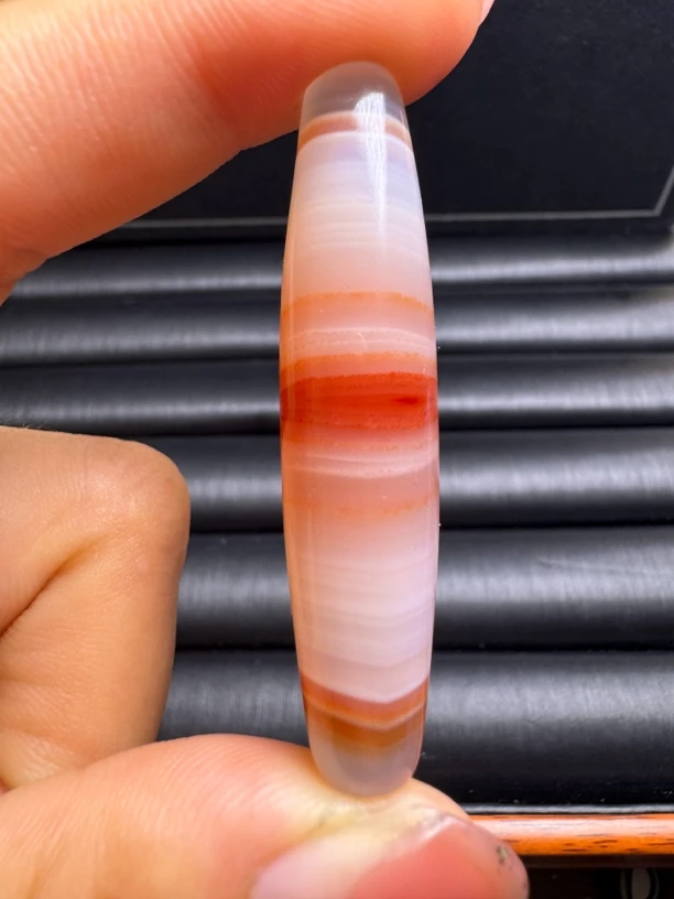 带沙编绳玛瑙锁骨吊坠尺寸52.5*11.8