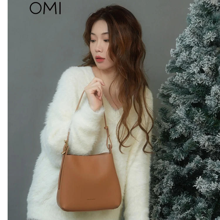 OMI/欧米新款简约轻便经典百搭纯色大容量腋下斜挎水桶包