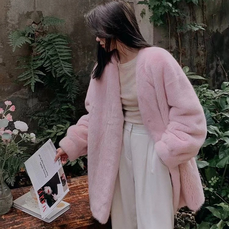 2024秋冬新款简约气质款女装时尚白色收腰显瘦加绒加厚网红短外套