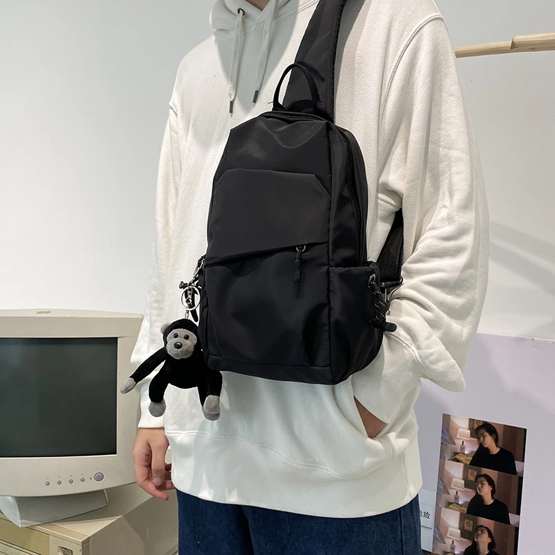 新品休闲男士胸包时尚简约单肩斜挎包韩版潮牌斜背包小包潮流邮差