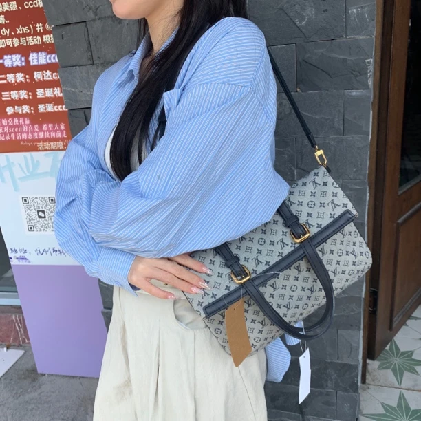 95新 LouisVuitton/路易威登 路易威登lv丹宁琴谱包包/H110