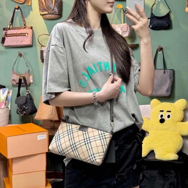 95新 BURBERRY/博柏利 H890斜格纹麻将斜挎包