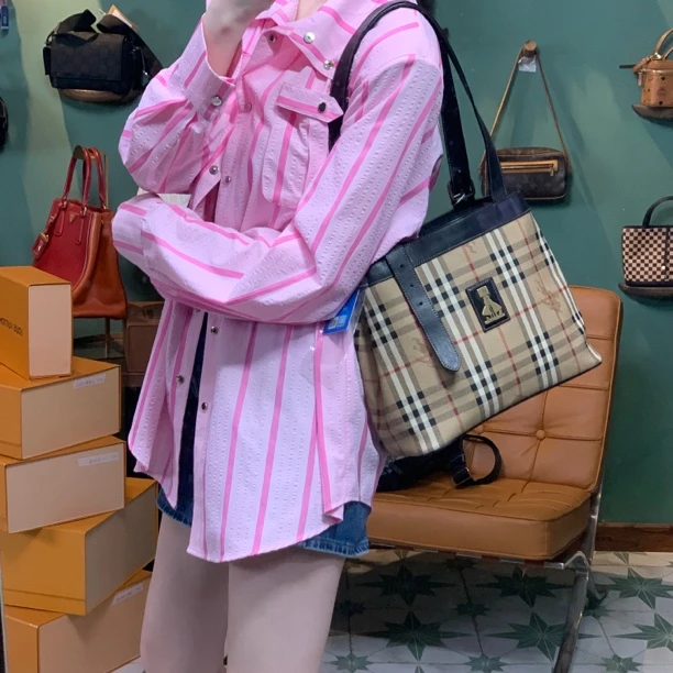 95新 BURBERRY/博柏利 巴宝莉水桶/H038
