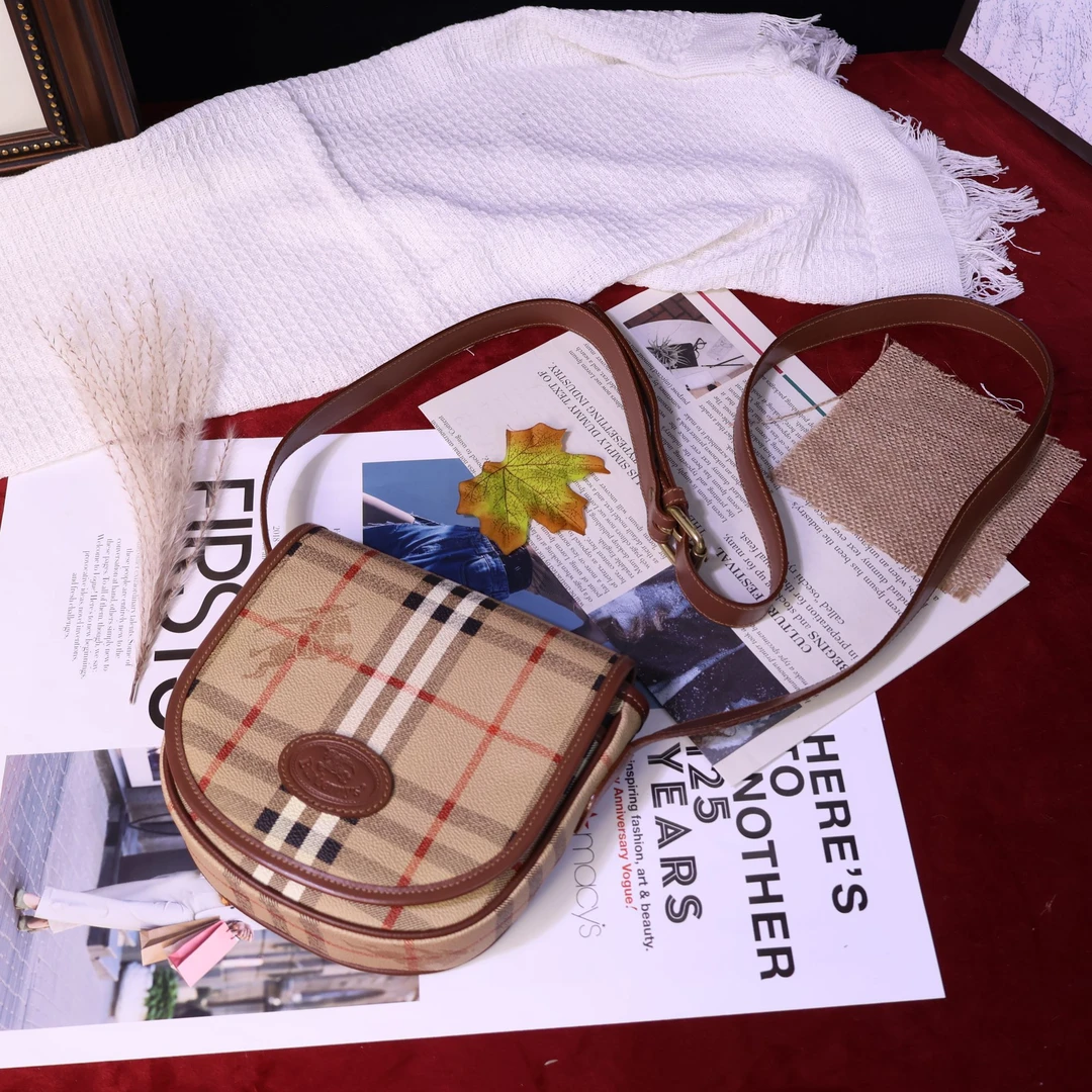 95新 BURBERRY/博柏利 K224巴宝莉小马鞍时尚女士经典单肩奢侈