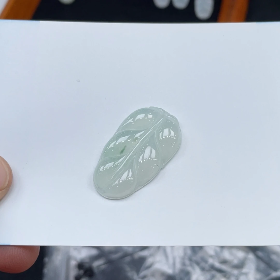 【闪购商品】翡翠颈饰未镶嵌一****！