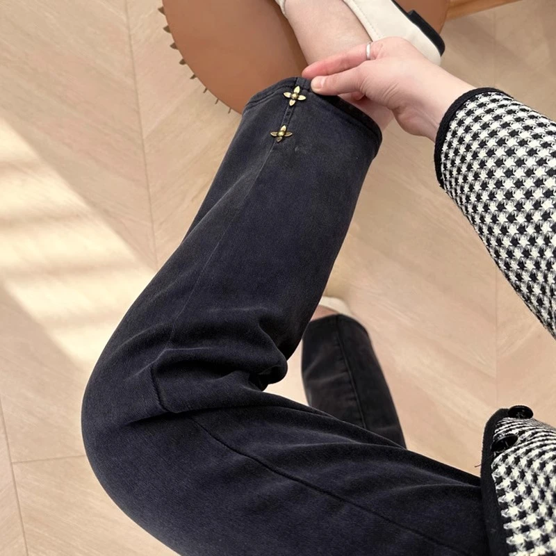 2024冬梨形身材弹力直筒九分牛仔裤女大码胖妹妹显瘦黑色烟管裤