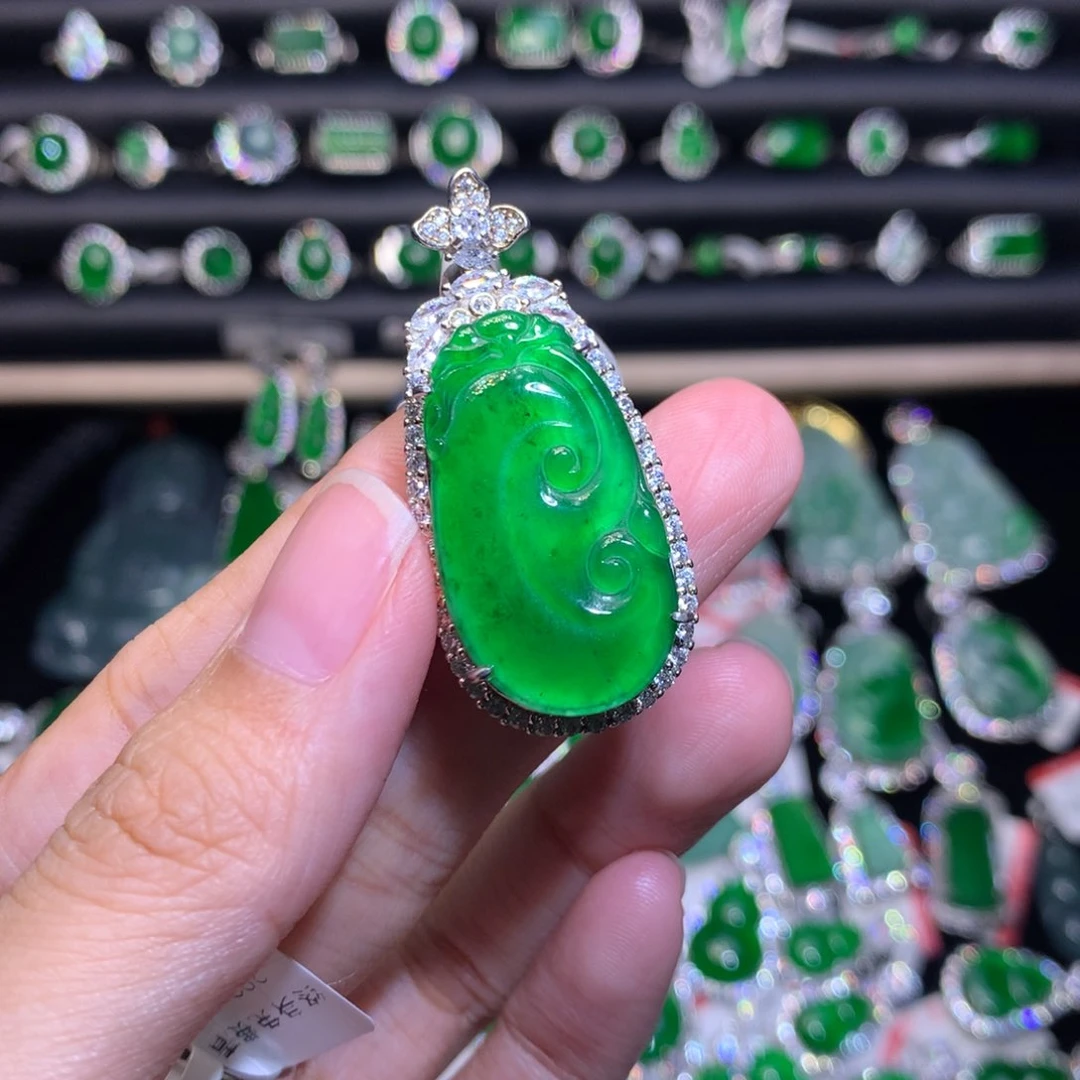 【闪购商品】翡翠颈饰银S925镶嵌天然翡翠