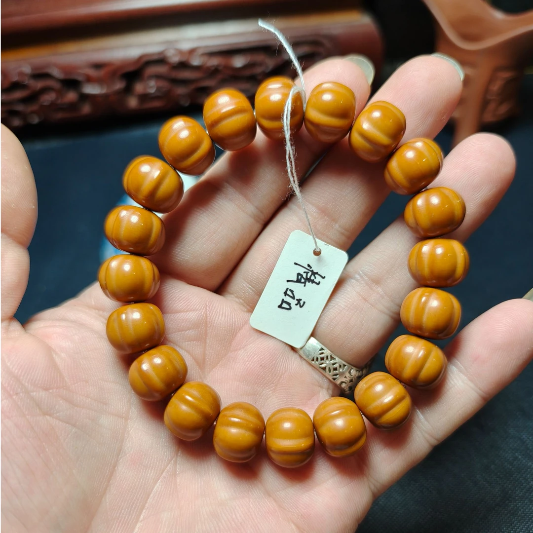 猴头核桃雕刻矮桩三花鲨鱼鳍背手串单圈光面聚宝盆原色油黑点瑕疵