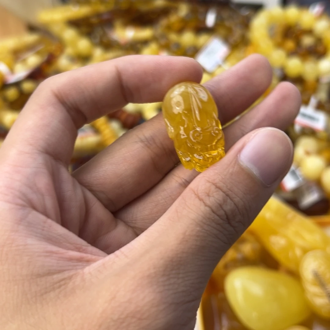 琥珀珠宝奇石未镶嵌