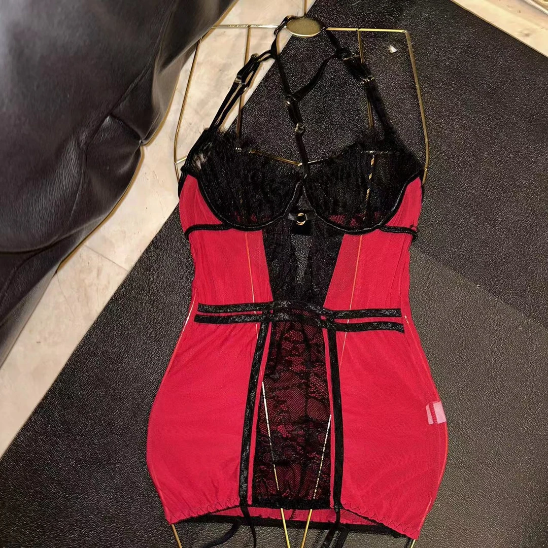 龙怼怼推荐【御姐掌控】美背性感女士欧美红色修身挂脖连衣裙收腰