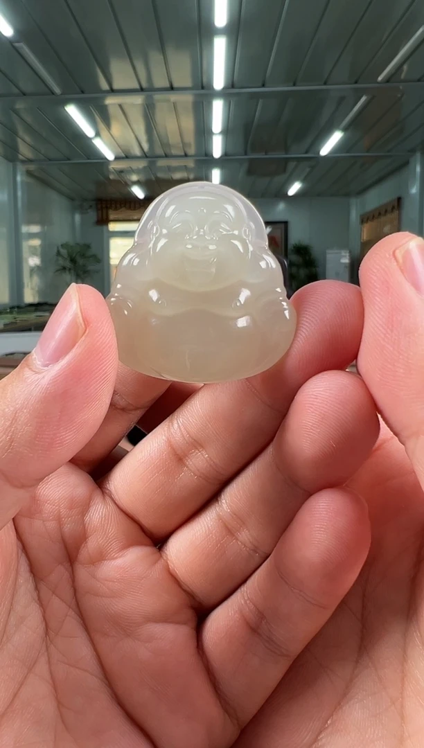 【闪购商品】和田玉吊坠(赠链)未镶嵌35佛