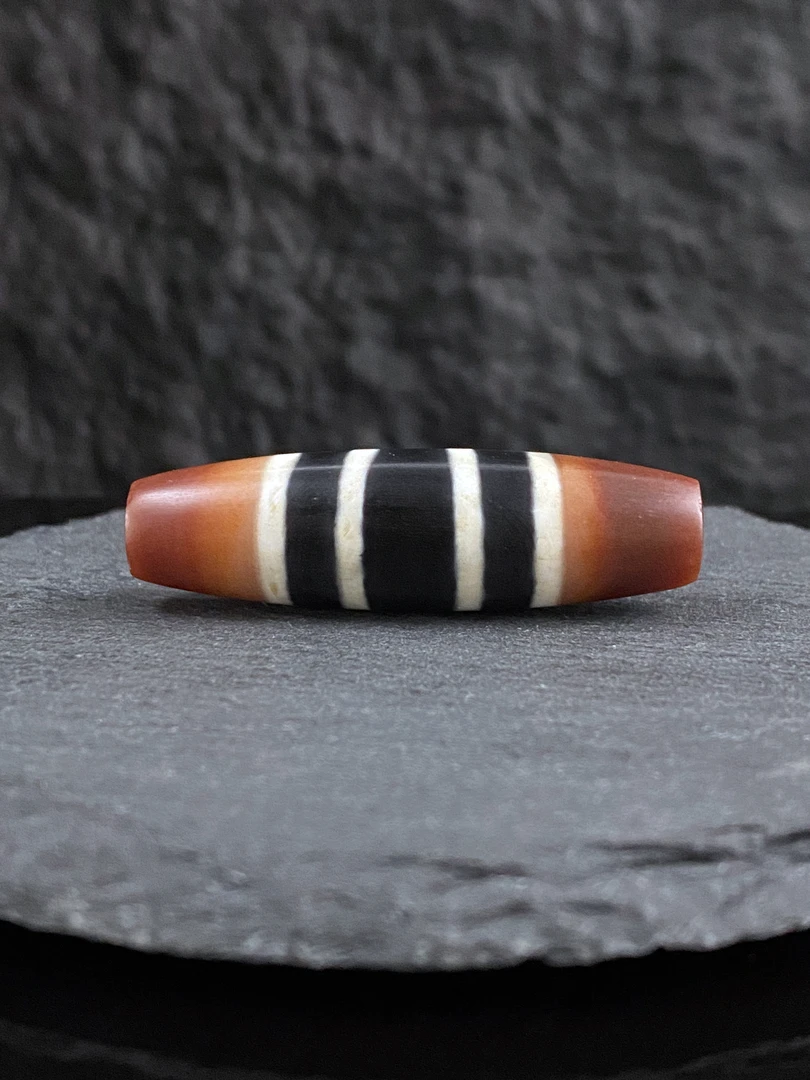 聚缘七线镶蚀线珠玛瑙 满砂精品【一图一物】≈46.4*13.3mm