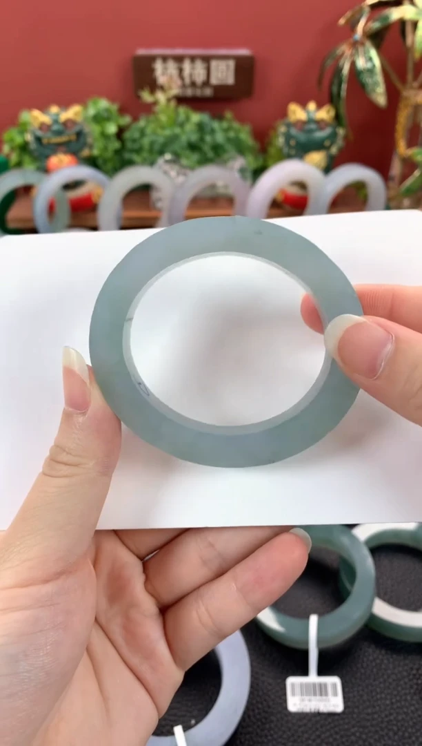 【闪购商品】定制翡翠手镯未镶嵌蓝晴飘花毛胚贵妃54.1