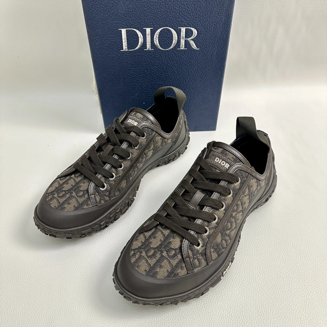 全新未使用 DIOR/迪奥 男士B28咖色老花低帮轮胎鞋男款时尚百搭款
