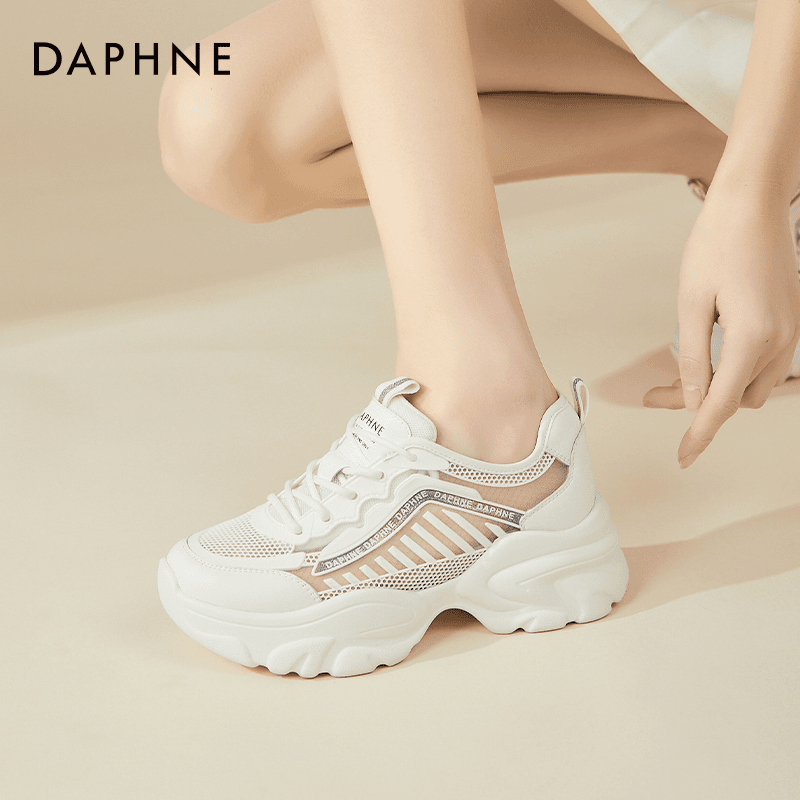 达芙妮透气运动鞋女2024新款秋季厚底老爹鞋时尚网面百搭增高女鞋
