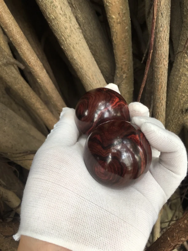 海南黄花梨，紫油梨，X纹对眼，蜘蛛纹，满纹，虎皮纹，规格4.8cm